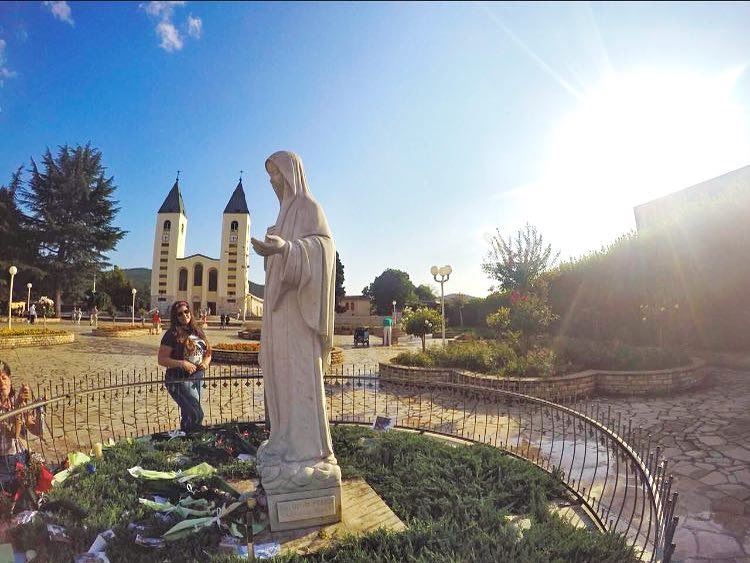 كلمة من قلب قلبي قالولي انتِ مؤمنة، بتصلي وبتصومي! لشو رايحة؟قالولي العدر (Medjugorje)