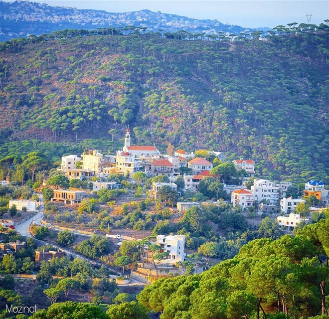 كنيسة القبع..الجنوب -_-_-_-_-_-_--__-_-_--__- village lebanon town... (Jezzîne, Al Janub, Lebanon)