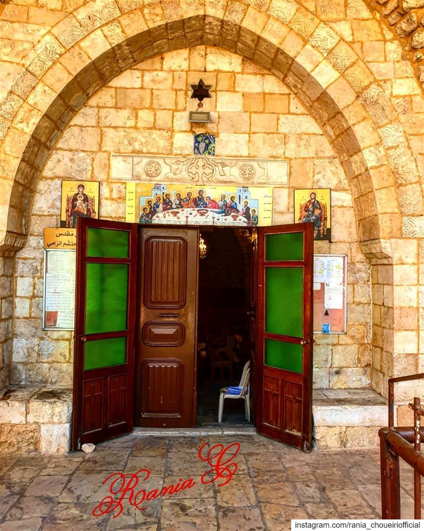 كنيسة مار جرجس الدهليز في اميون الكورة (Amioûn, Liban-Nord, Lebanon)
