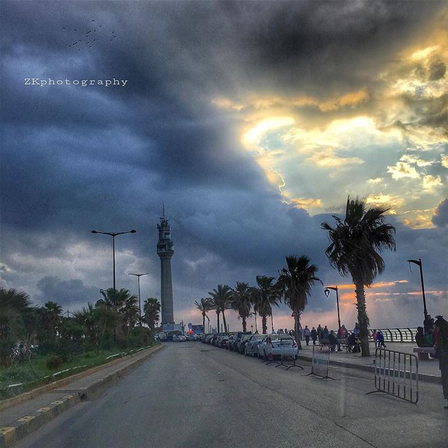 لا أَنام لأحلم قالت لَه بل أَنام لأنساكَ. ما أطيب النوم وحدي بلا صَخَب في ا (Beirut Governorate)