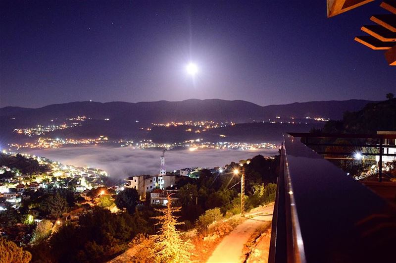 لا بداية ولا نهاية..  livelovemazraatelchouf  livelovebeirut ... (Mazra`At Ash Shuf, Mont-Liban, Lebanon)