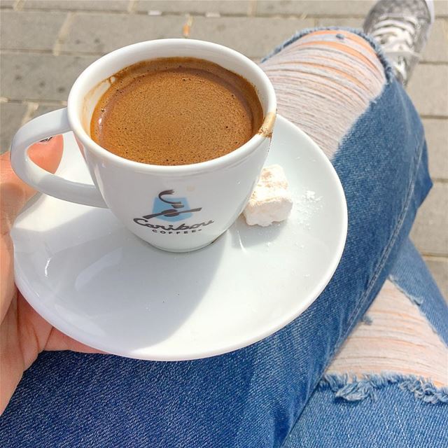 لا شيء يعادل لحظة مزاج تمحنك اياه القهوة ....☕️💙☕️💙😇☕️💙☕️💙......