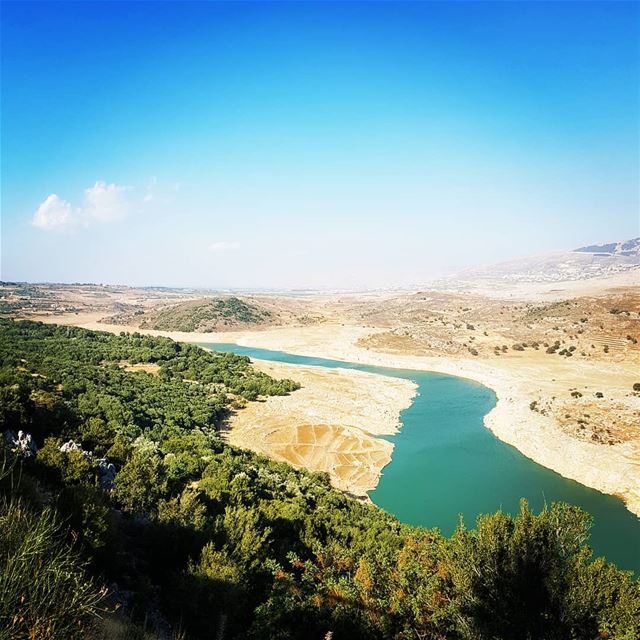 لبستلوا احلى فستان ملوّن من كل الألوانقلّلي القالب غالبوانا غيرك مش طالب (Qaraoun Lake)