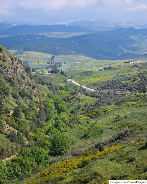 لبنان يا أخضر حلو عَ تلاليا حكاية القلب وحنين البال 🇱🇧🙏🏻💚🎼... (El Qlaïaâ, Al Janub, Lebanon)