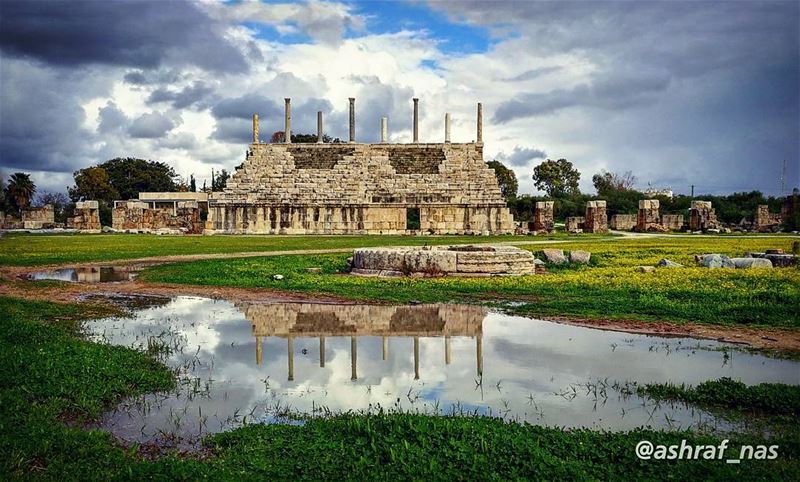 لبنان يا أخضر حلو عَ تلاليا حكاية القلب وحنين البال livelovetyre ... (Roman ruins in Tyre)