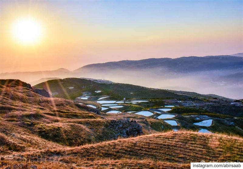 لبنان يا قطعة ســـــما  عالارض تاني ما الهالوحات الله راسمها  شطحات احلى م