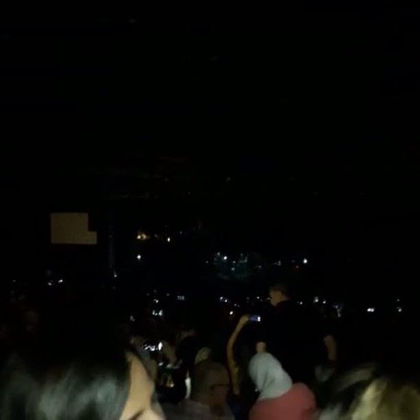 لحظة دخول الفنان وائل كفوري الى مهرجانات بيروت @waelkfoury waelkfourynews