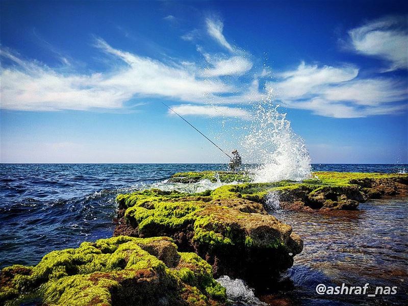 لو أني أعرف أن الحب خطيرٌ جداًما أحببت...لو أني أعرف أن البحر عميقٌ جداً... (Tyre, Lebanon)