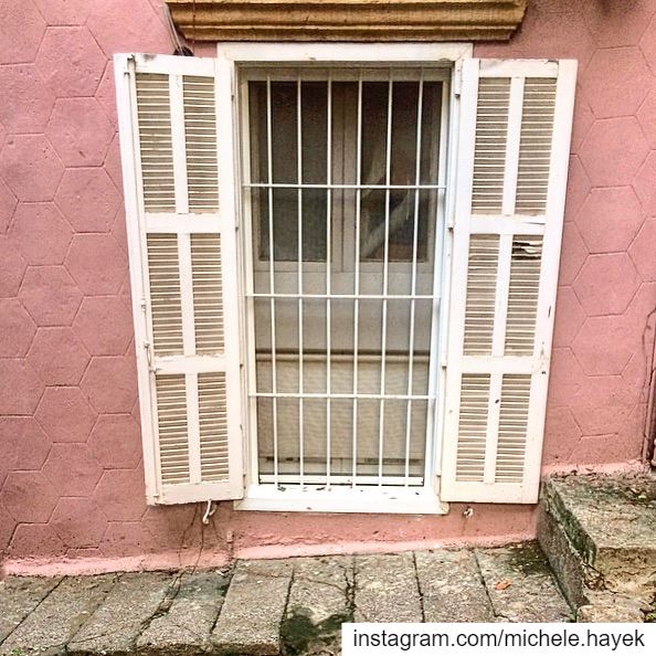 “ لو شباكك عَ شباكي كنت بإلك كيف بهواكي “ oldwindow  beirutcity ... (Beirut, Lebanon)