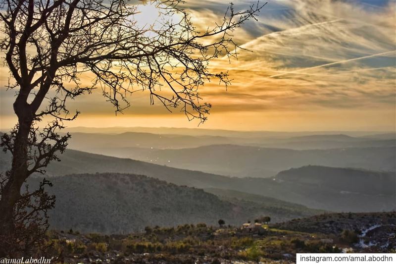 لون الأزرق غاب 😍 .. ...... lebanon  photography  photographylovers ... (Hasbaya District)