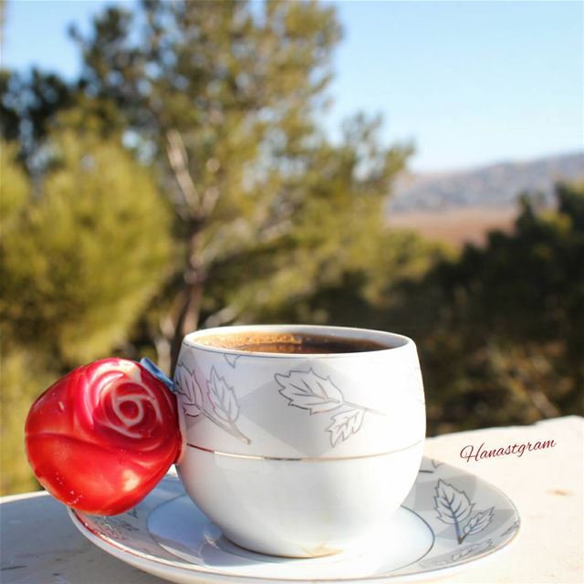 لون حياتك بالسعادة التي تستحقها .....صباحكم فرح وقهوة  صباح_الخير  قهوة_ا