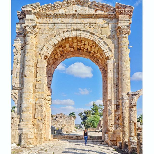 ليس في العالم شعبا صغير وشعب كبير بل شعب يريد الحياة وشعب لا يريدها.. ومنذ... (Soûr, Al Janub, Lebanon)