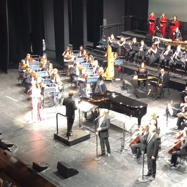 ليلة حلم رحبانية. ... rahbani lebanese lebanon dubai dubaiopera fairouz... (Dubai Opera)
