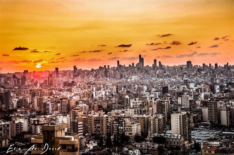 ما غابت عنها شمس الا واشرقت من جديد beirut  lebanon  lebanontimes  sunset... (Beirut, Lebanon)