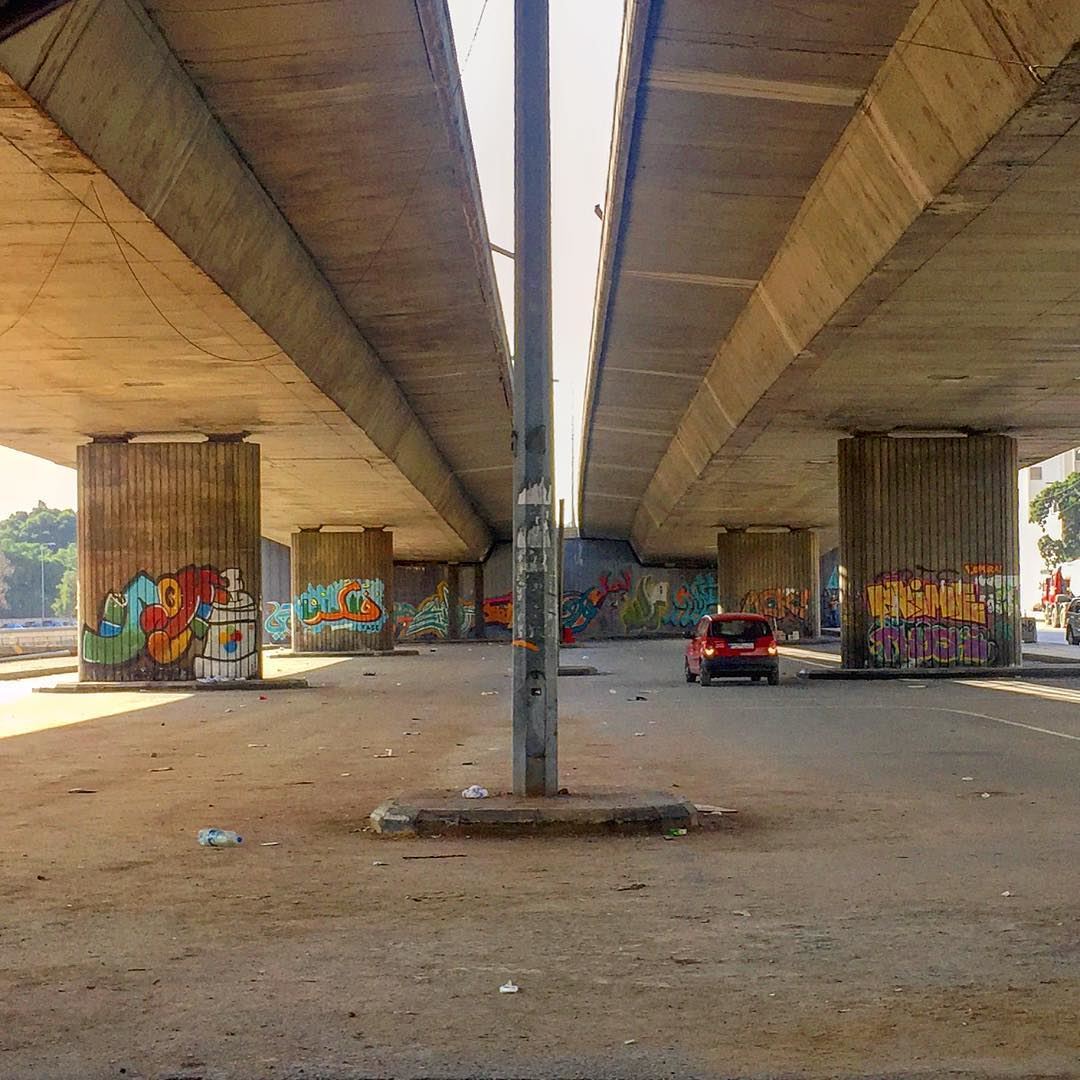 متل الاربعاء بنص الجمعة!  underthebridge  graffiti  urbanscene  symmetry ... (Sinn Al Fil, Mont-Liban, Lebanon)