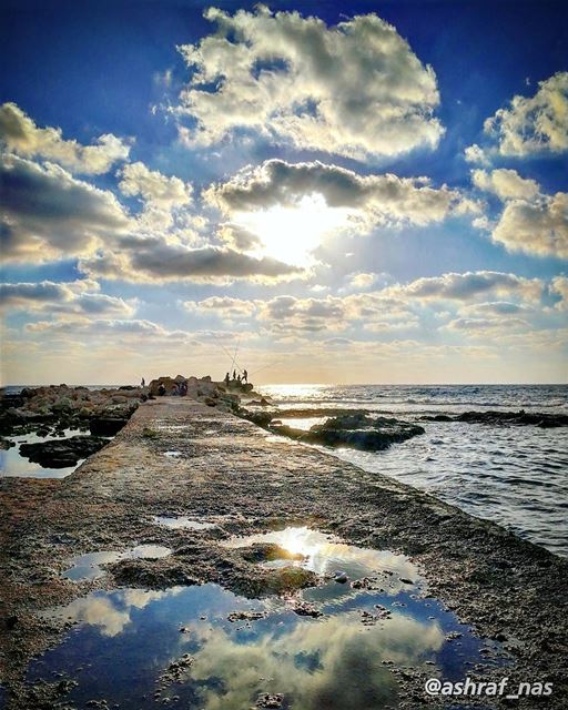 متى ستعرف كم اهواك يا رجلاًابيع من اجله الدنيا وما فيها...لو تطلب البحر ف (Tyre, Lebanon)