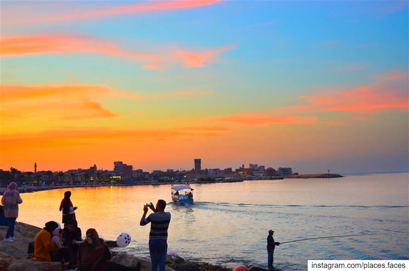 مدينة الحب و الحياة و الألوان هي من تضع لبناننا تحت إسمه و لقبه "سويسرا الش (Tyre, Lebanon)