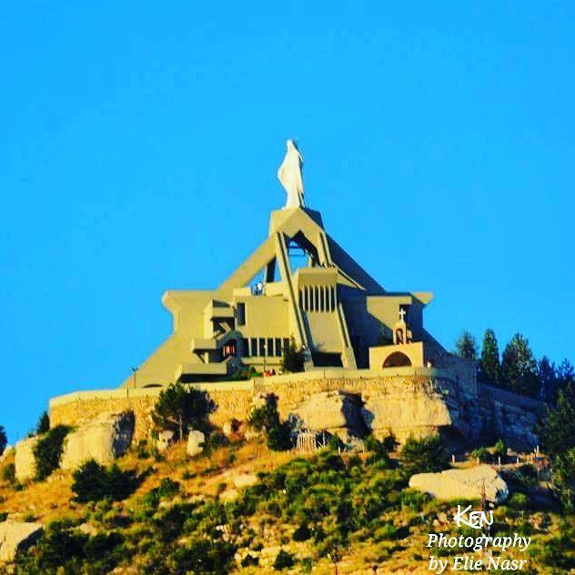 ...مريم، يا ملكة الرحمة نجّينا من ساعة التخلّي. marymotherofjesus ... (Saydet El Hosn - Ehden)