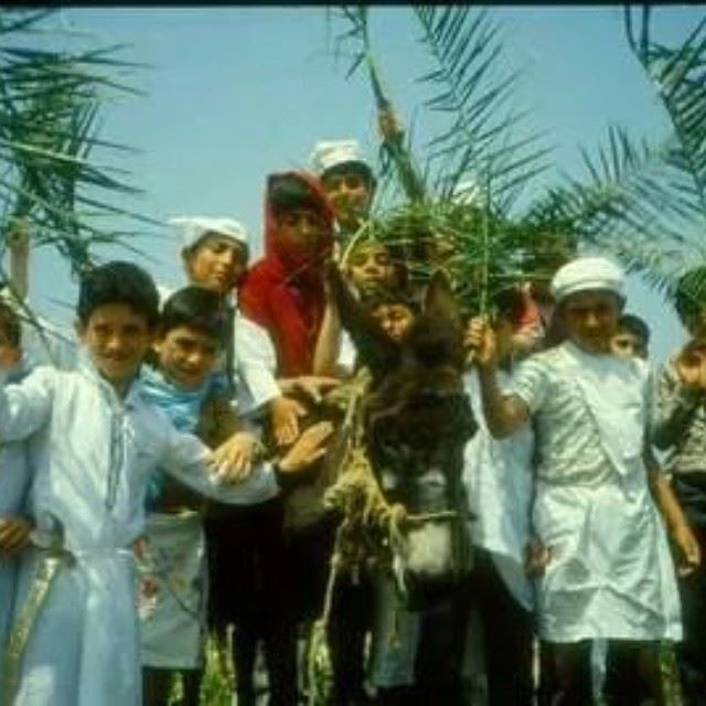 مشاهد الآلام والقيامة - أطفال الحركة-مار يوحنا سبت النور 1982 في انفه الكور