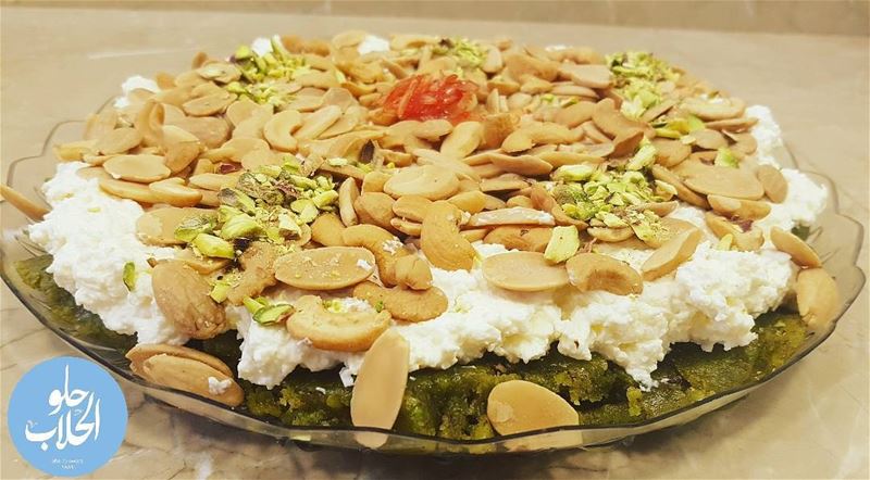  مفروكةبالفستق الحلبي 😍😉👌mafrouke with pistachios for your desire ------ (Abed Ghazi Hallab Sweets)