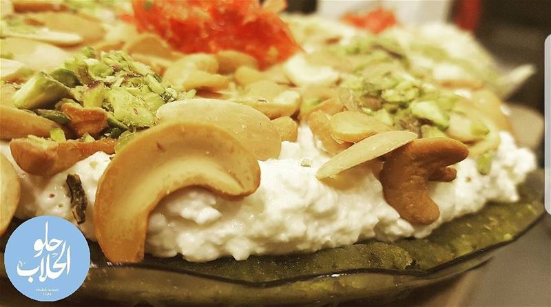  مفروكةبالفستق الحلبي 😍😉👌mafrouke with pistachios for your desire ------ (Abed Ghazi Hallab Sweets)