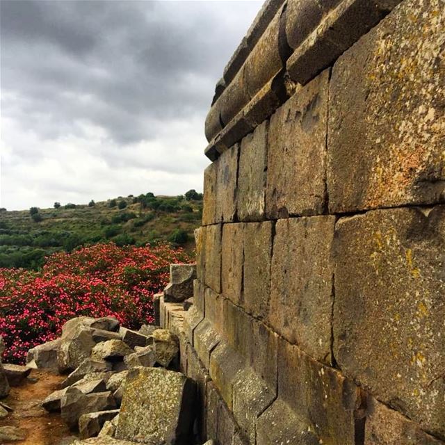 مقام الرب - بيت جعلوكMaqam al rab - Beit JaaloukThe only  Roman  temple... (Munjiz, Liban-Nord, Lebanon)