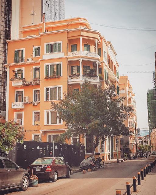 من شوارع بيروت...بيروت ست الدنيا ❤️@livelovebeirut @beirut.city @beirutpag (Beirut, Lebanon)