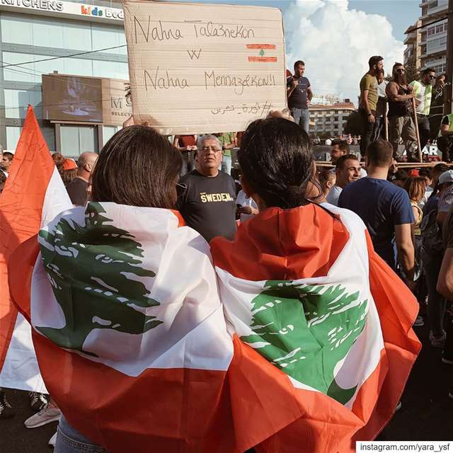 من قلب الحدث مع الوالدة 🇱🇧  لبنان_ينتفض (Zouk Mosbeh)