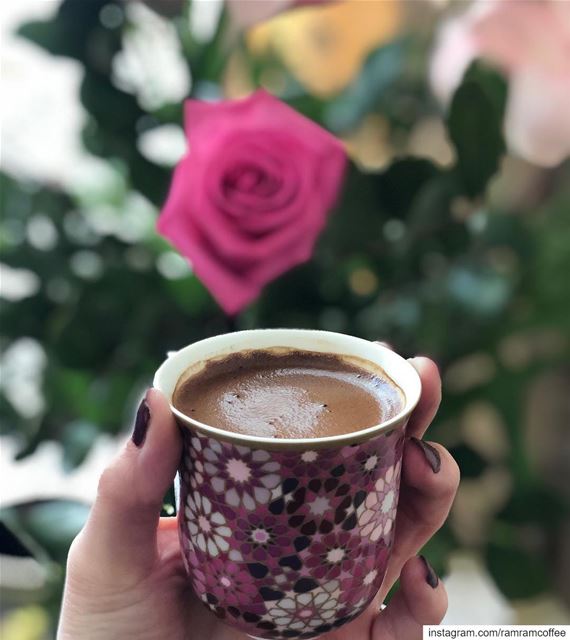 من مسكنات المزاج بعد الفطور رائحة القهوة............ ramramcoffee...