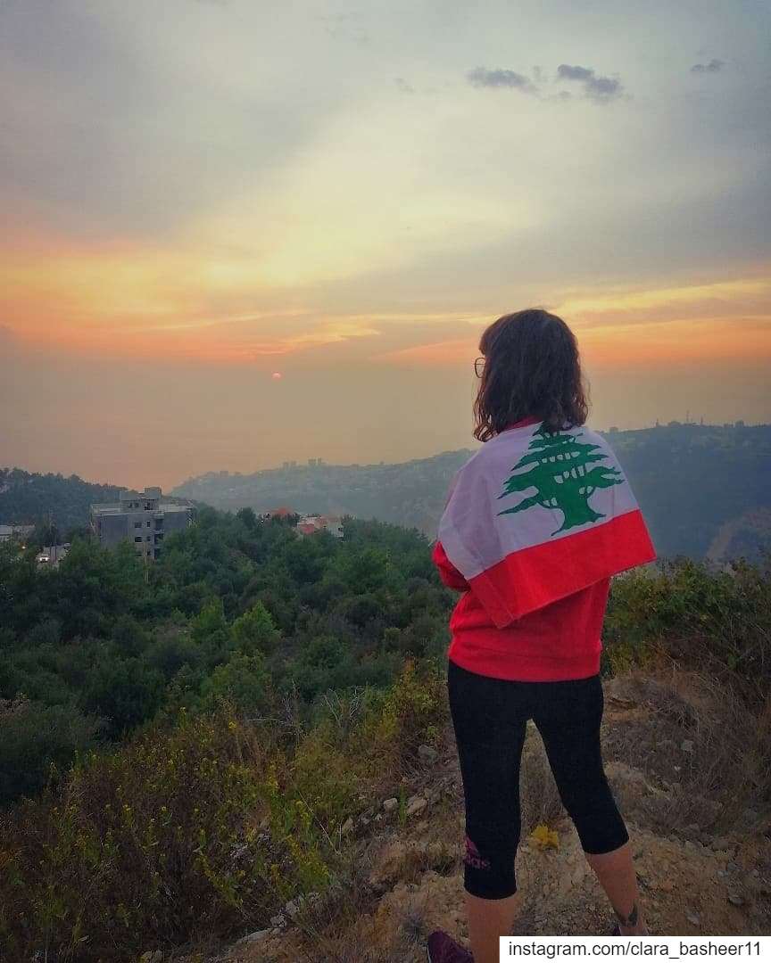🇱🇧 من هون ما منفلّ... حصرم بعين الكل!  WindOfChange (26.10.2019). كلنا (Lebanon)