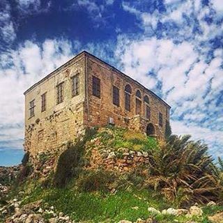 منارة عالعالي بهالجو الفسيح...