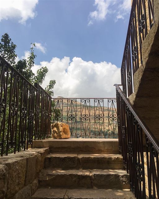 مين جايي عالصبحيّة؟ ______________________________________ Goodmorning ... (Bekaa Kafra)