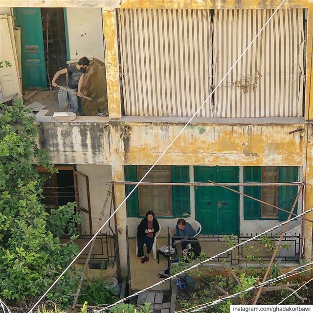 ناس بسمنة، ناس بزيت و ناس بالمكتب..... sob7iye ... (Beirut, Lebanon)