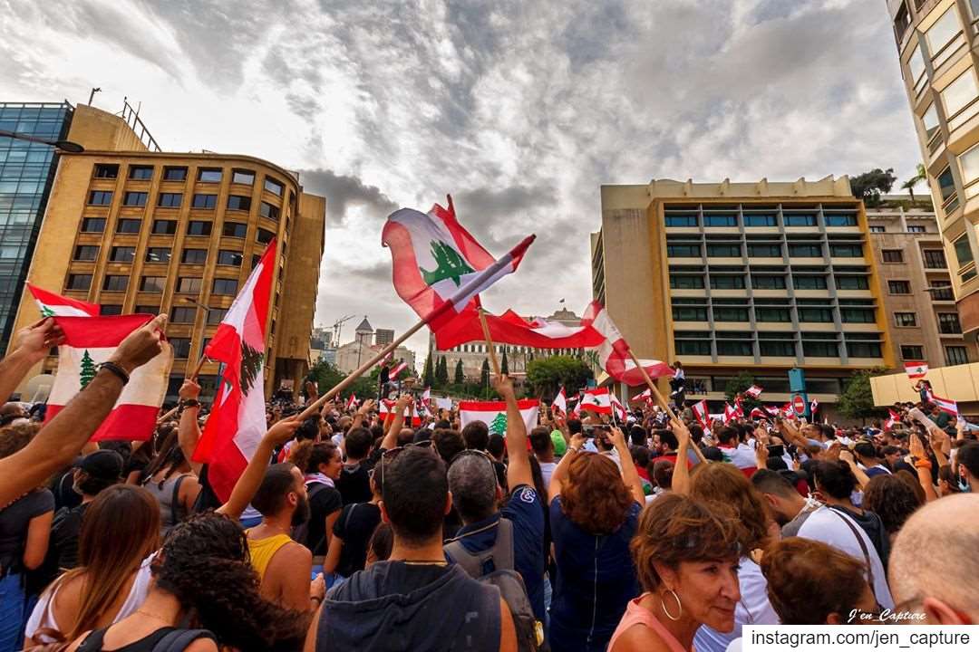 نثق بقدرتنا! نحو لبنان أفضل..  كلنا_للوطن ••• لبنان_ينتفض  لبنان  ثورة ... (Riad El Solh)