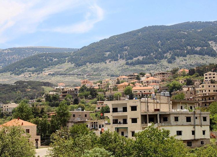 نهاركم سعيد من الشوف...🇱🇧 lebanon  lebanon_hdr  ig_lebanon ... (Barouk - Shouf)