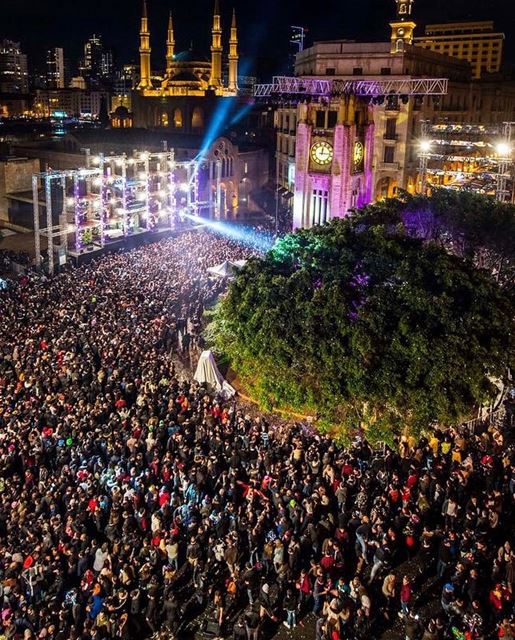 نوّرت  بيروت!من احتفال رأس السنة في ساحة النجمة، وسط بيروت.(بعدسة نبيل اس (Downtown Beirut)