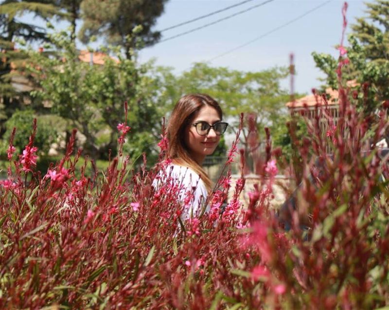 نيسان دَقّْ الباب 🌸🌼🌺.......... lebanon  jezzine  april ... (Jezzîne, Al Janub, Lebanon)