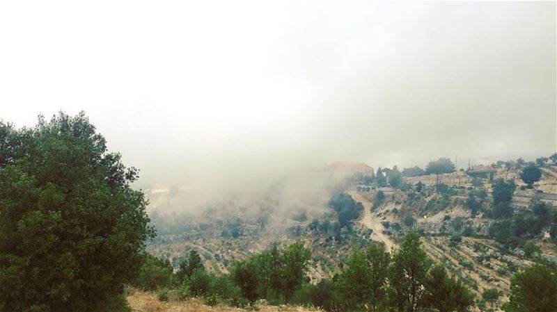 هون السما قريبي ... 💚   SaintCharbel  livelovebeirut  livelovelebanon ... (Annâya, Mont-Liban, Lebanon)