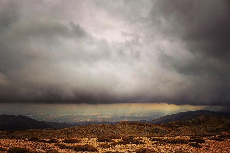 هون السّما قريبي  lebanon  sunset  mountains  scenery  sunsets ...
