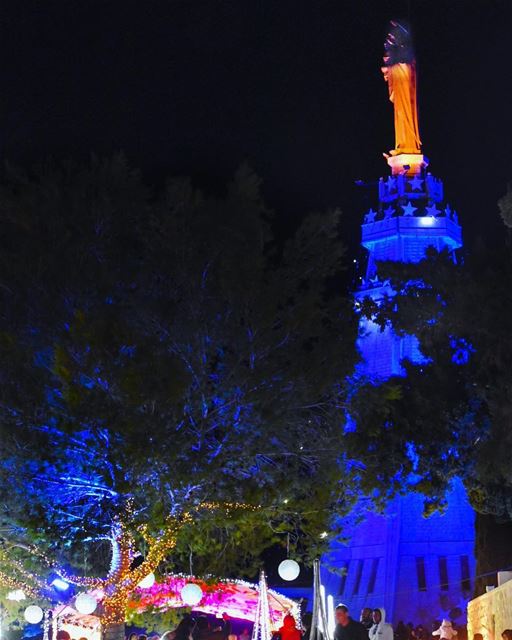 ‎هون مريم العذراء كانت تنطر يسوع‎هون للإيمان أجمل ينبوع‎وأجمل زينة لعيد ا (Our Lady of Mantara, Maghdouche Saida - Lebanon)