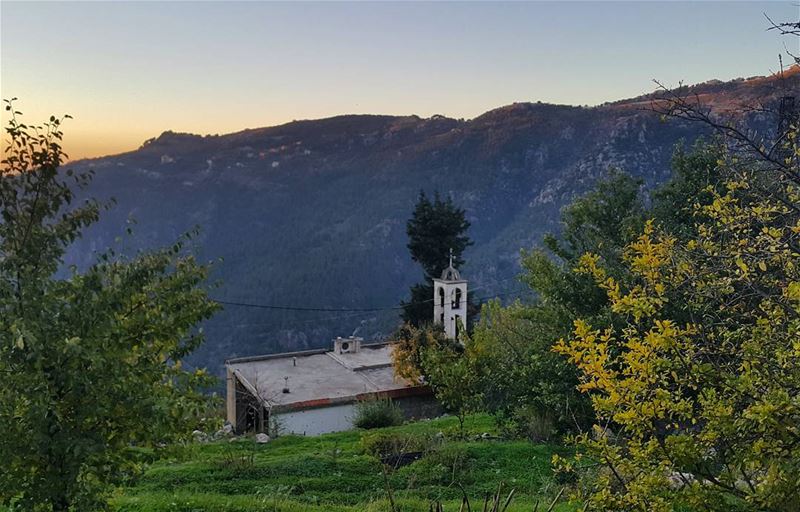 هوني السماء قريبي...  jabalmoussa  ibri  lebanon  naturelovers  amazing ...