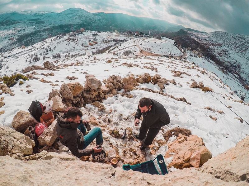 هيدي لجماعة لانش ويذ اي ڤيو و هو بكون عشبّاك المطبخ.............. (Faraya, Mont-Liban, Lebanon)