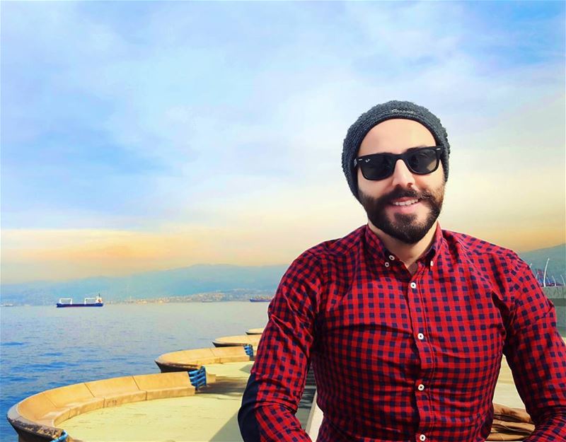 و الطقس جميل 😇 هالو 🖐😎  lebanon  winter  sun  happy  sea  sky  blue ...