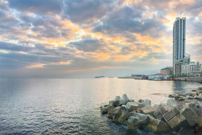 و قُبلٌ للبحر و البيوت livelovebeauty  fairouz  picoftheday  instatravel ... (Beirut, Lebanon)