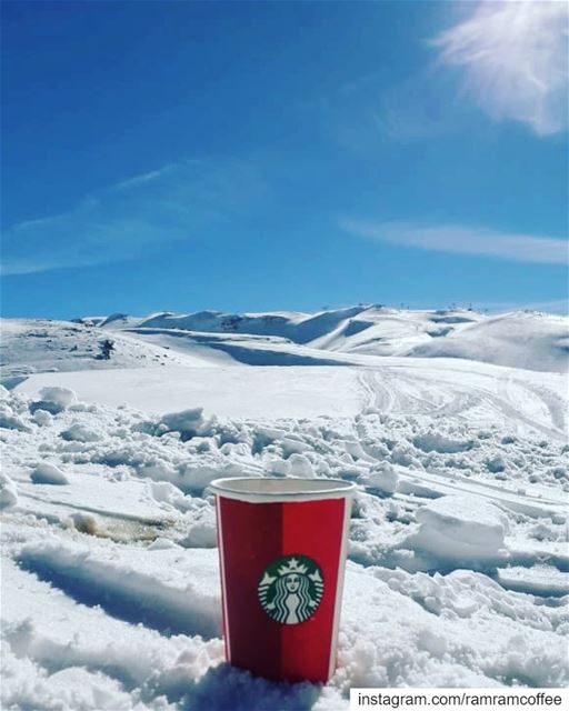 وألبس ربي القرى ثوب العروس بطهر الابيضنهاركم ابيض متل هالتلج ❤️☕️....... (Mount Sannine)