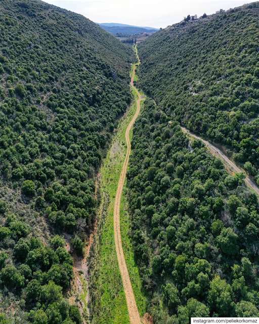 وادي حربا هو الوادي الفاصل بين بلاد البترون وبلاد جبيل ويمتد من شاطىء البح (Lebanon)