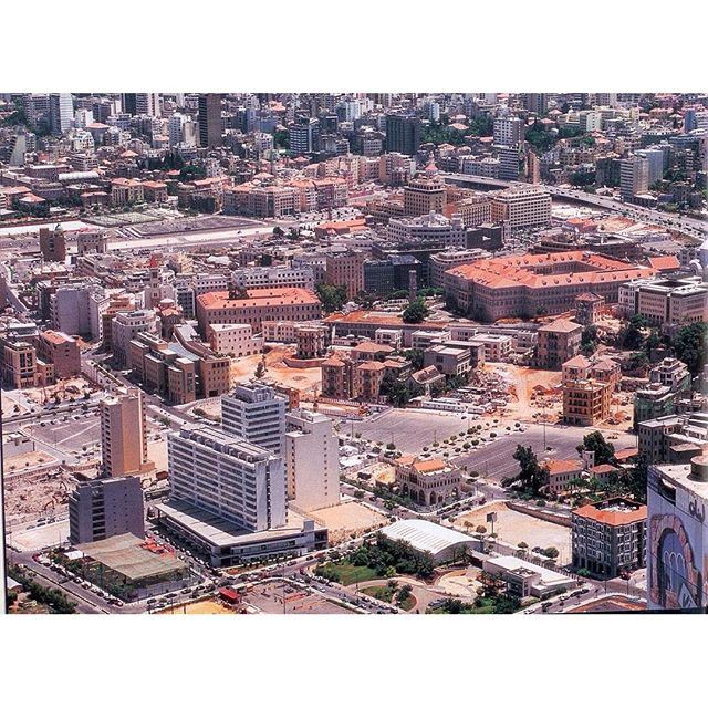 وسط بيروت عام ٢٠٠٢ ،