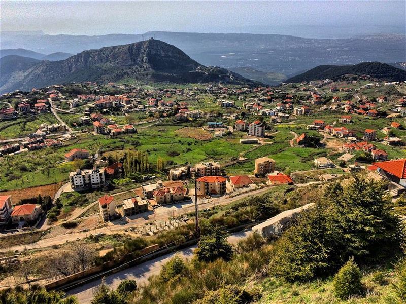 وطني لو شُغِلْتُ بالخلد عنه... نازعتني إليه في الخلد نفسي 💚... Ehden ... (Zgharta)