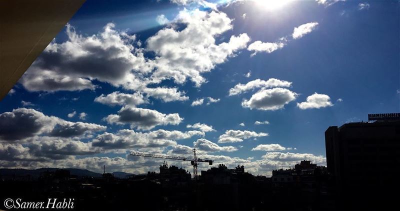 وكأن الغيوم العابرة تحمل أرواح الشهداء الى مكان أفضل 🖤May the souls of... (Beirut, Lebanon)