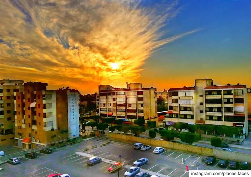 ويخبرنا غروب الشمس ان لا نور فرح يدوم  ولا ظلام حزن يدوم وان  احوالنا تتغير (Saïda, Al Janub, Lebanon)